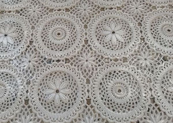 Клеенка ажурная "Лейс" 066С (беж.круг на беж.) (1,32х22м)